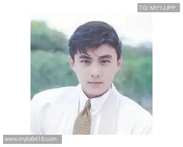 张卫健携手香港足球明星队共创辉煌赛季展现青春活力与团队精神